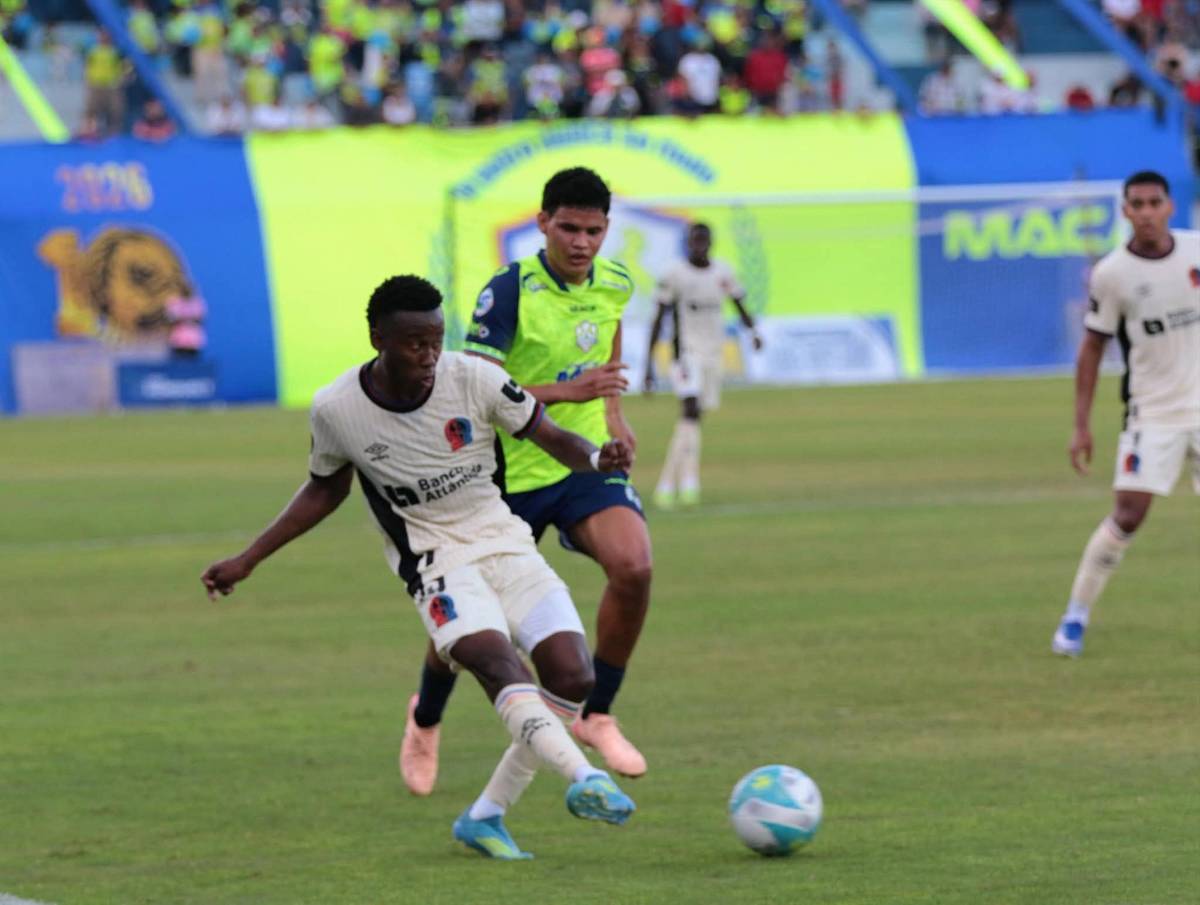 El fichaje de Olimpia, los 2 penales que reclamó el león y Bengtson sorprendió