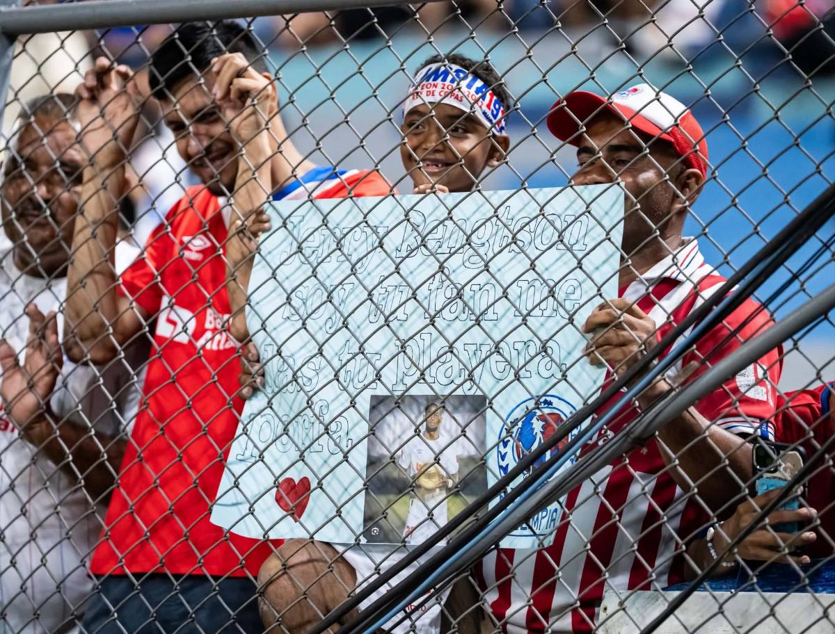 No se vio en TV: Furia olimpista, tiktokers en la cancha y el pedido a Bengtson