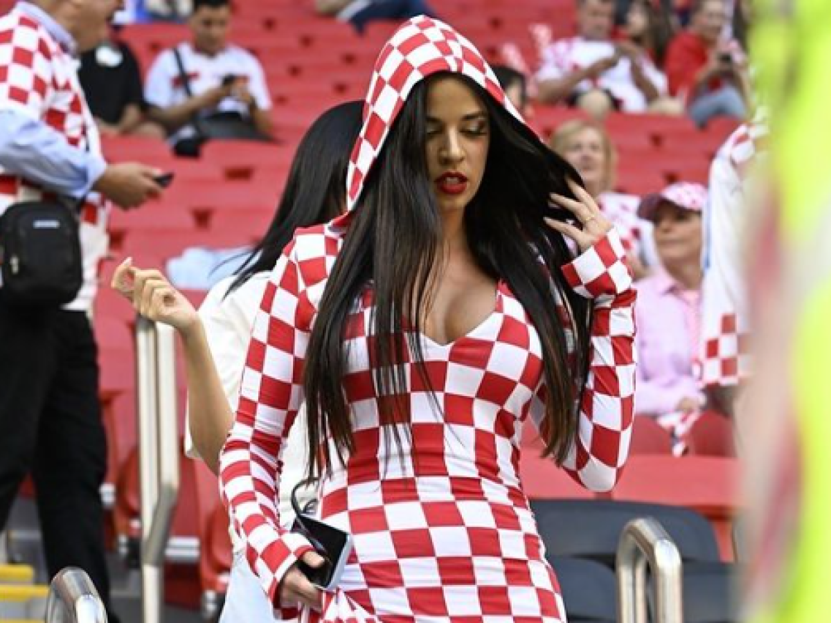 Así es la infartante modelo croata que desafía las normas de Qatar en el Mundial: ‘‘Esto es un desastre’’