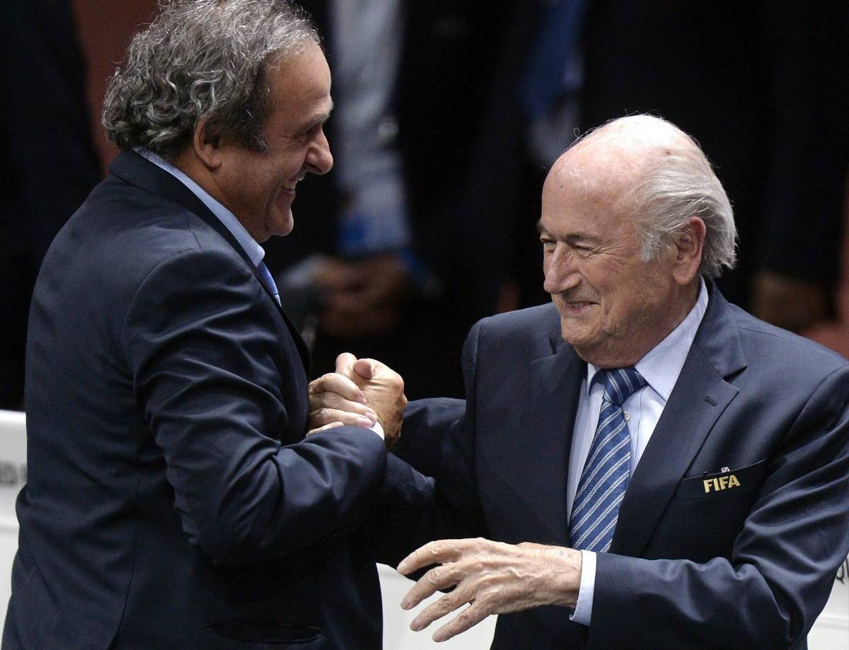 Irreconocibles: el deterioro físico de Joseph Blatter, ex presidente de la FIFA y de Michel Platini: Puedo respirar