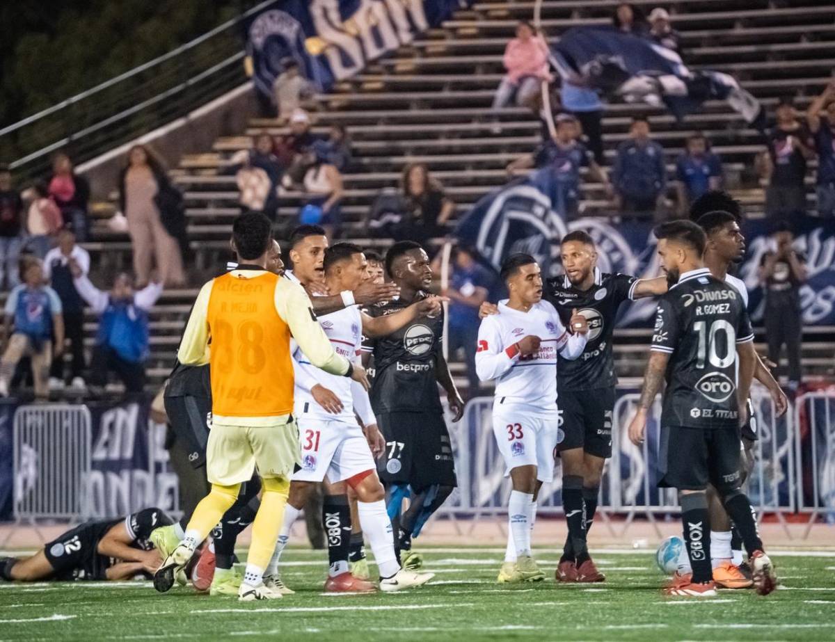 ¡Bochorno en New Orleans! Argentino Agustín Mulet y Riky Zapata se pelean a puño limpio en un amistoso Olimpia-Motagua