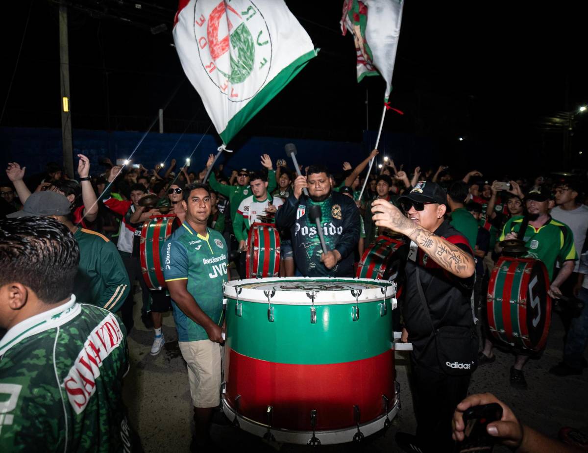 Banderazo del Marathón antes de la final contra Olimpia: La cara de Lavallén, la alegría del Chelito y lo que hacía Messiniti