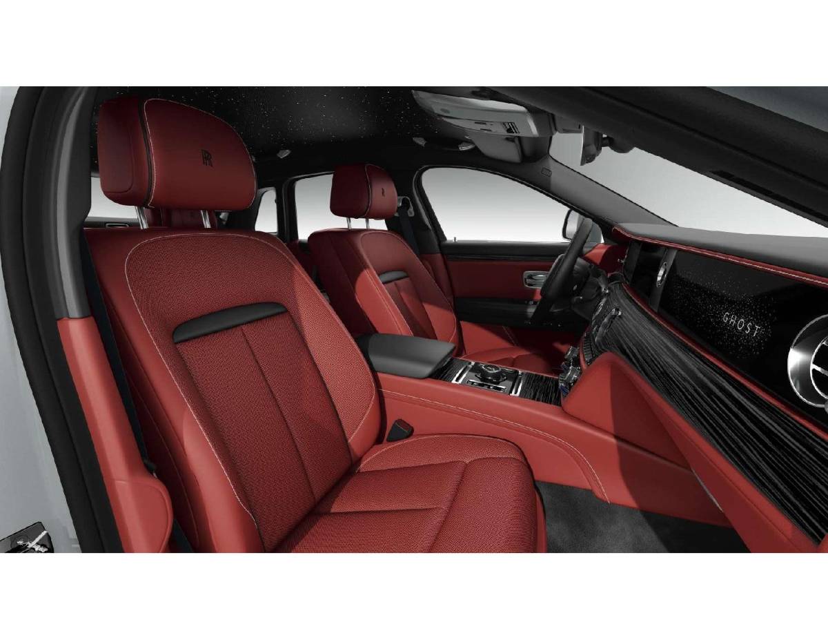 ¡Jennifer López y Cristiano Ronaldo tienen uno! Así es el Rolls-Royce Ghost, el último lujito de Teófimo López