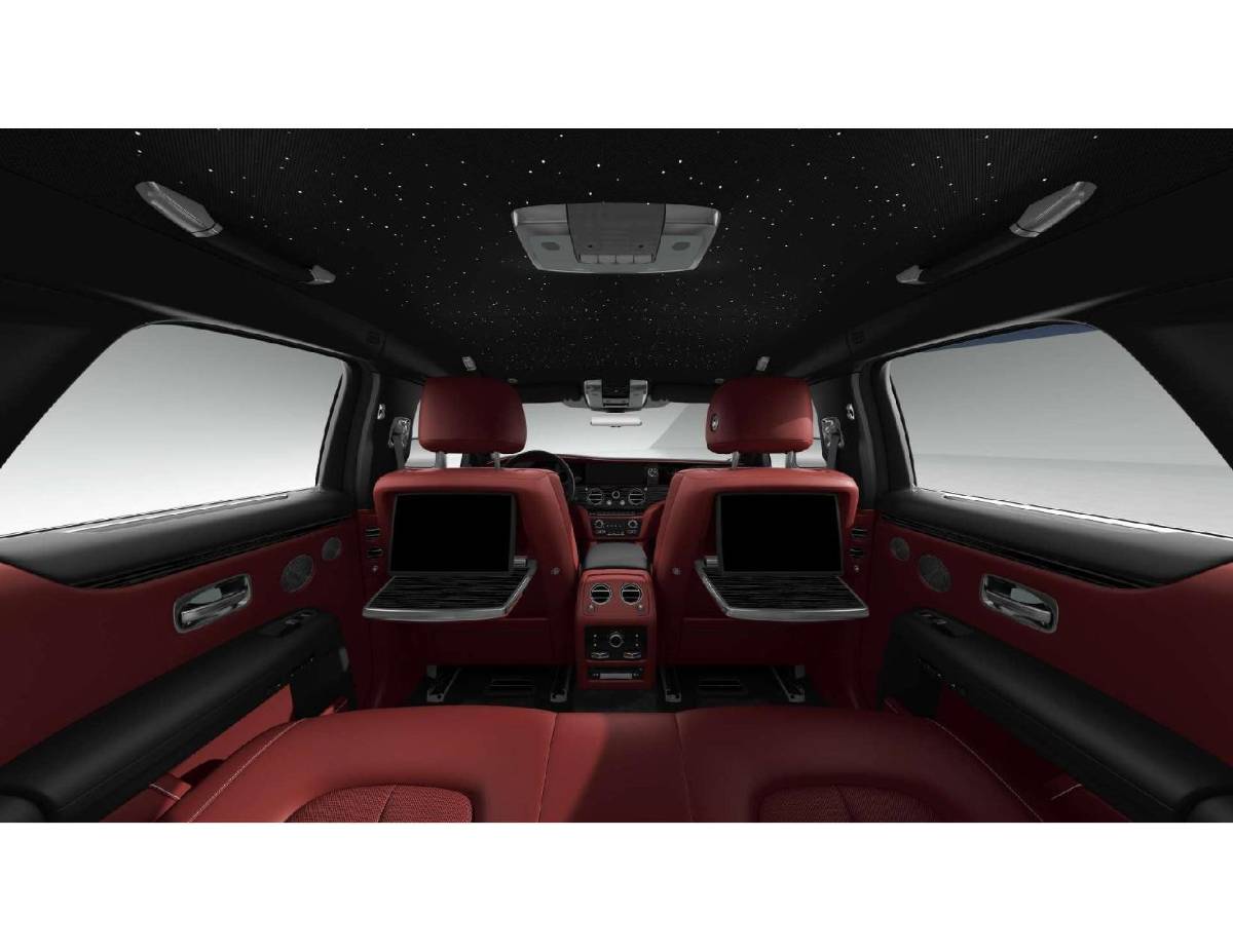 ¡Jennifer López y Cristiano Ronaldo tienen uno! Así es el Rolls-Royce Ghost, el último lujito de Teófimo López
