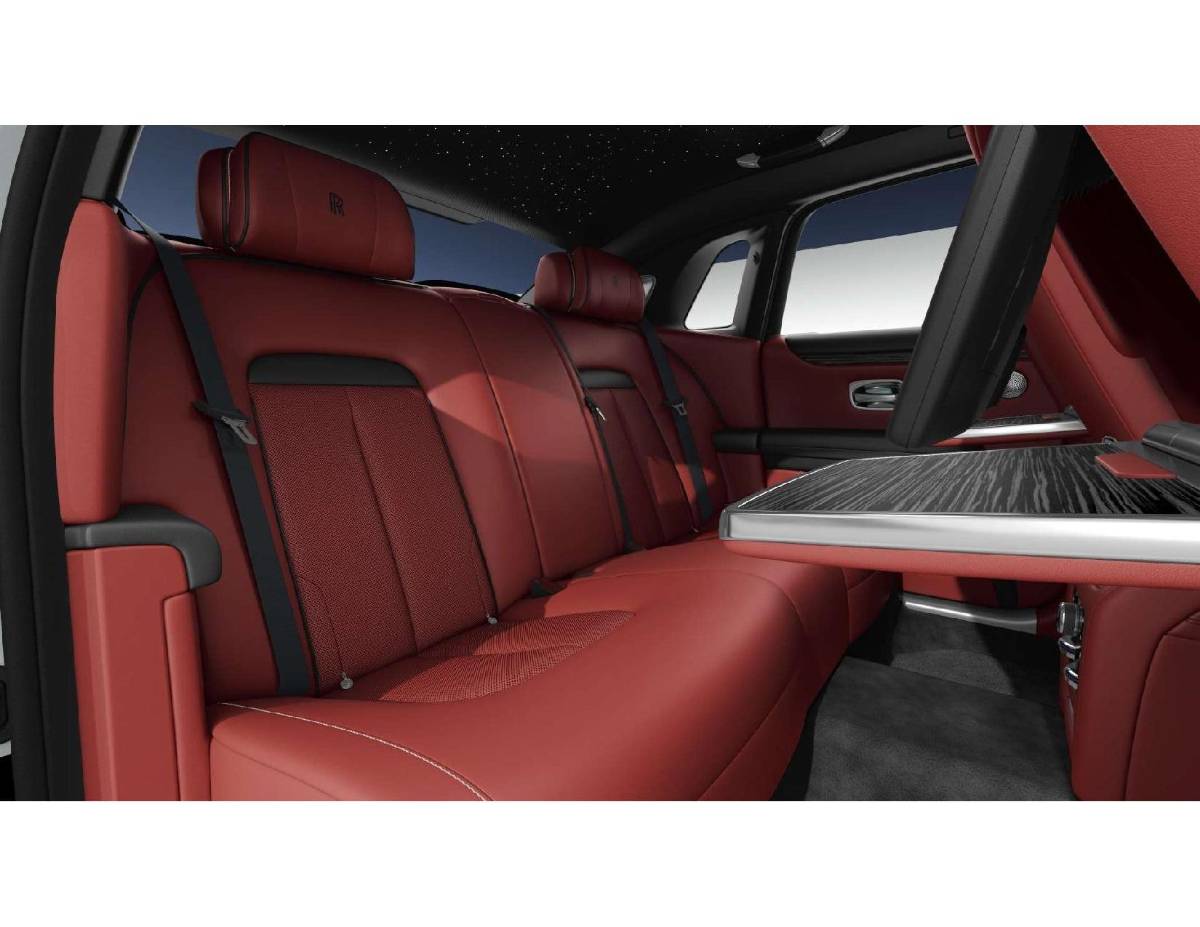 ¡Jennifer López y Cristiano Ronaldo tienen uno! Así es el Rolls-Royce Ghost, el último lujito de Teófimo López