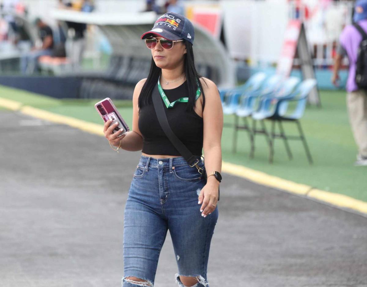 Belleza en el derbi Olimpia vs Motagua: las aficionadas engalanan el ambiente que se vive en Tegucigalpa