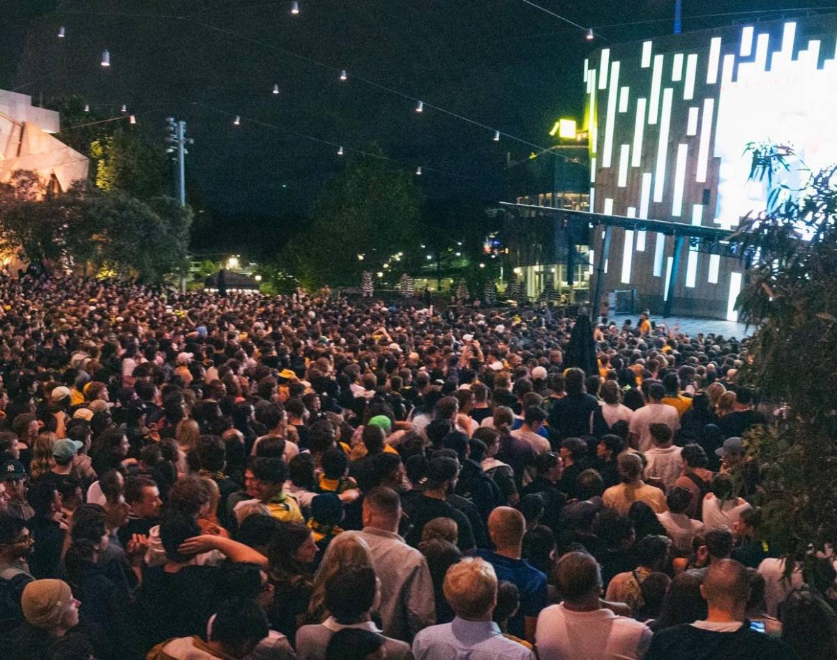 ¡Fiesta total! La majestuosa celebración está en las gradas y al propio estilo de las coloridas Australia y Dinamarca