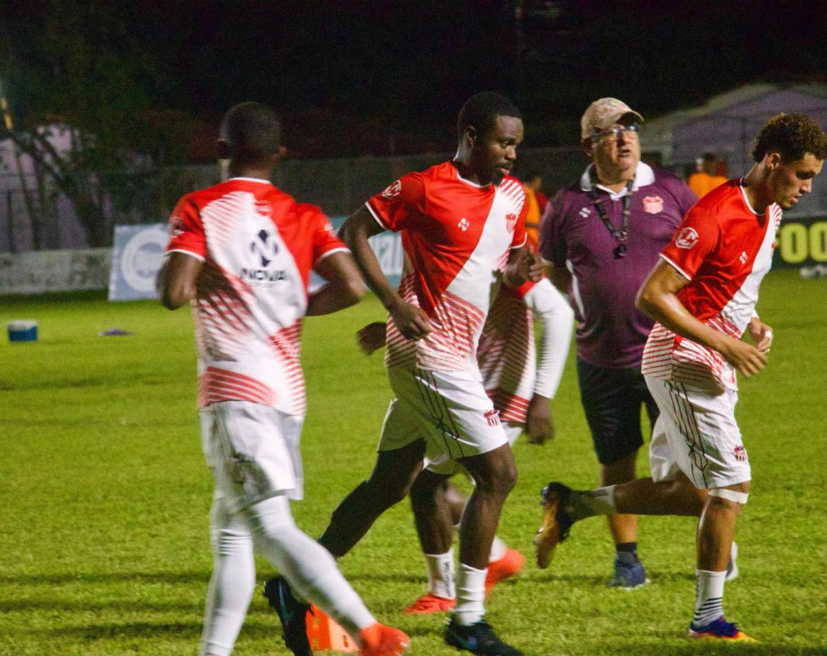 Técnico del Vida destapa crisis y señala a jugadores: Siete nos han dado líos