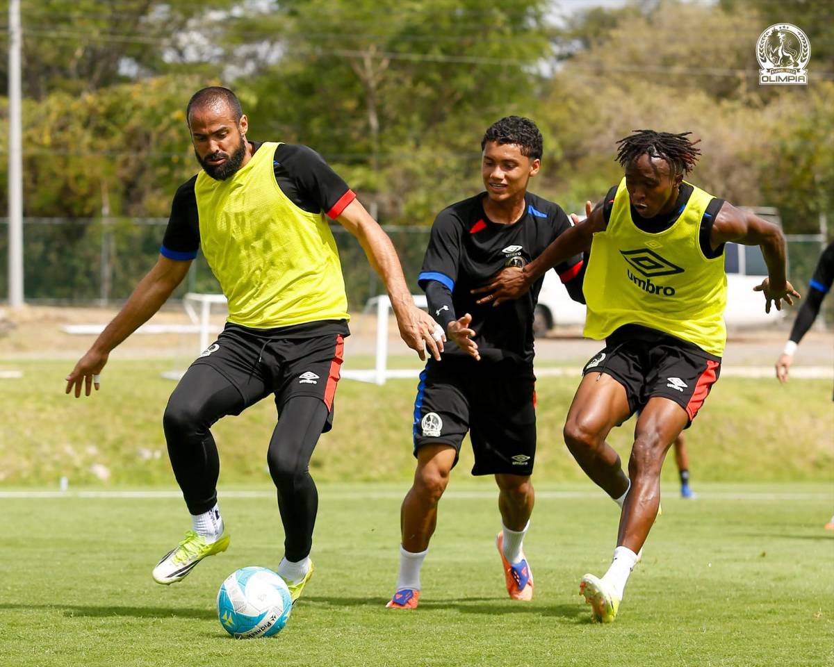 Espinel en vilo: tres futbolistas de Olimpia encienden las alarmas en pleno entreno