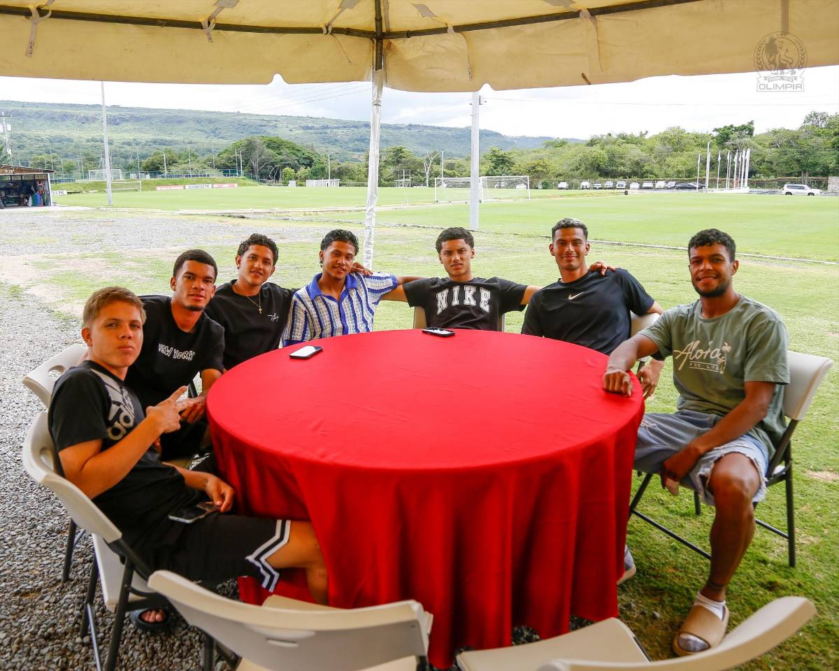Olimpia suma nuevo refuerzo y celebra el título de la Supercopa con tremendo asado