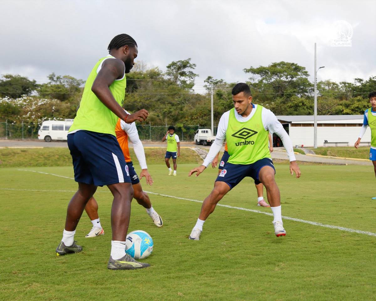 Olimpia quiere el título y así sería el 11 que utilizaría Eduardo Espinel para enfrentar a Marathón en la final de ida
