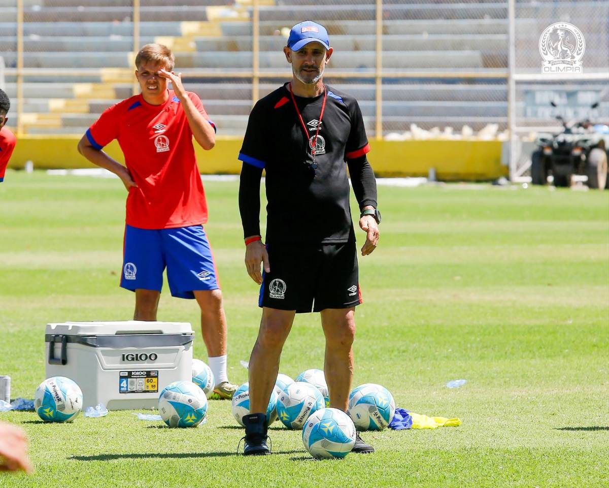 Espinel en vilo: tres futbolistas de Olimpia encienden las alarmas en pleno entreno
