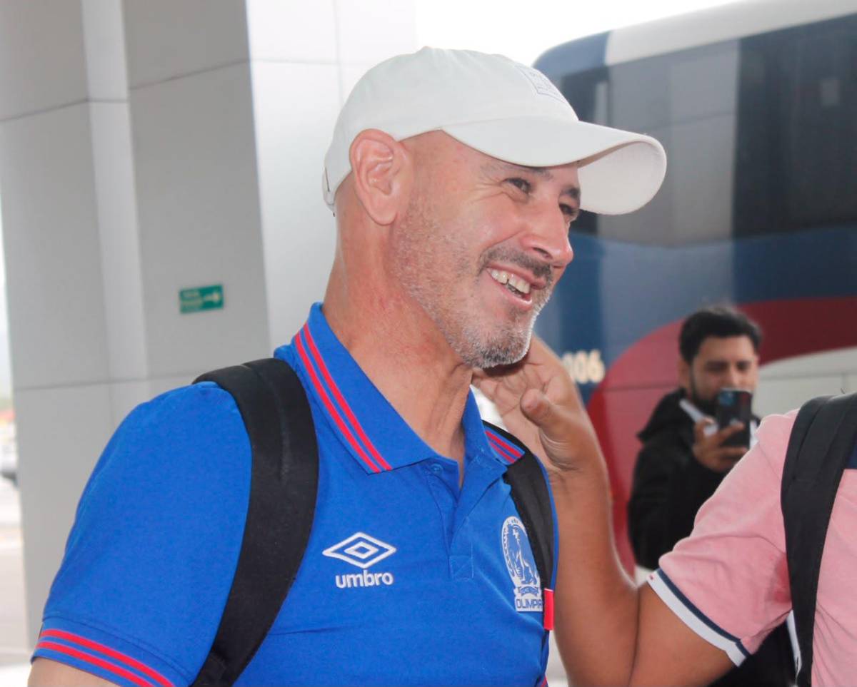 ¡A sellar boleto a cuartos! Así viajó Olimpia a Panamá. ¿Jugará Edwin Rodríguez?