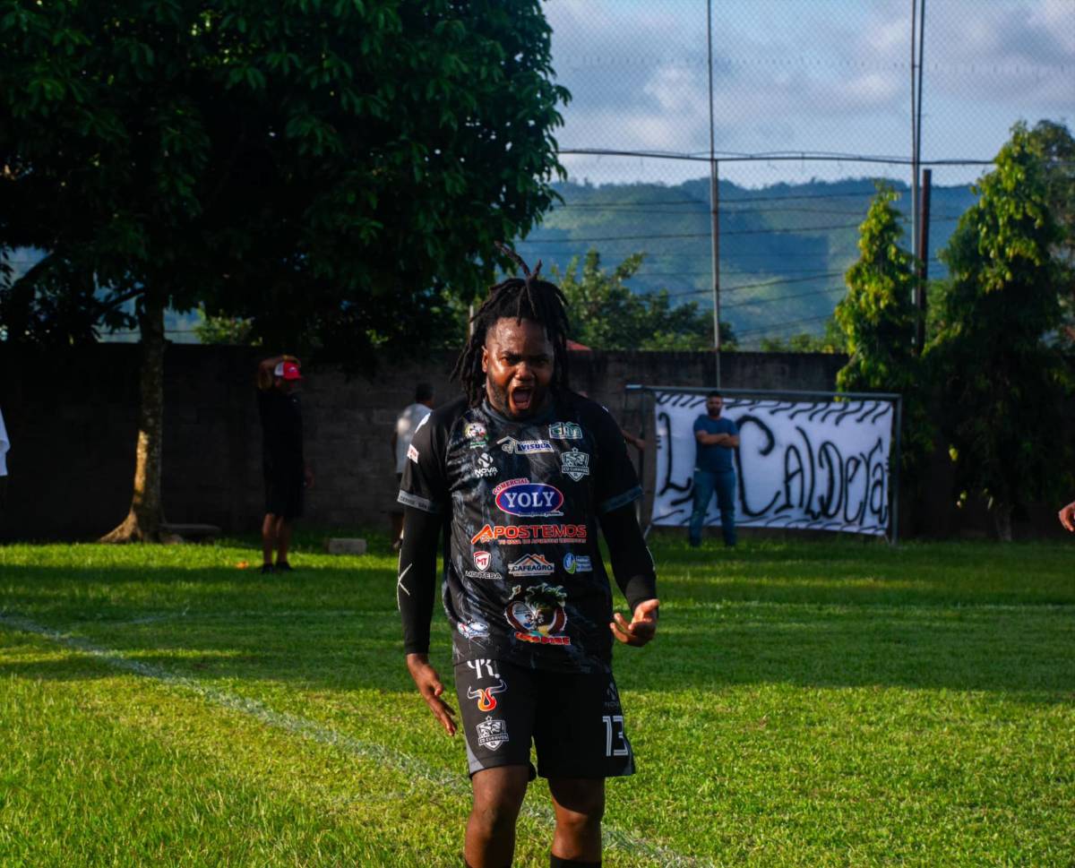 20 futbolistas que creías retirados y juegan en la Liga de Ascenso de Honduras... ¡el técnico mundialista en segunda!