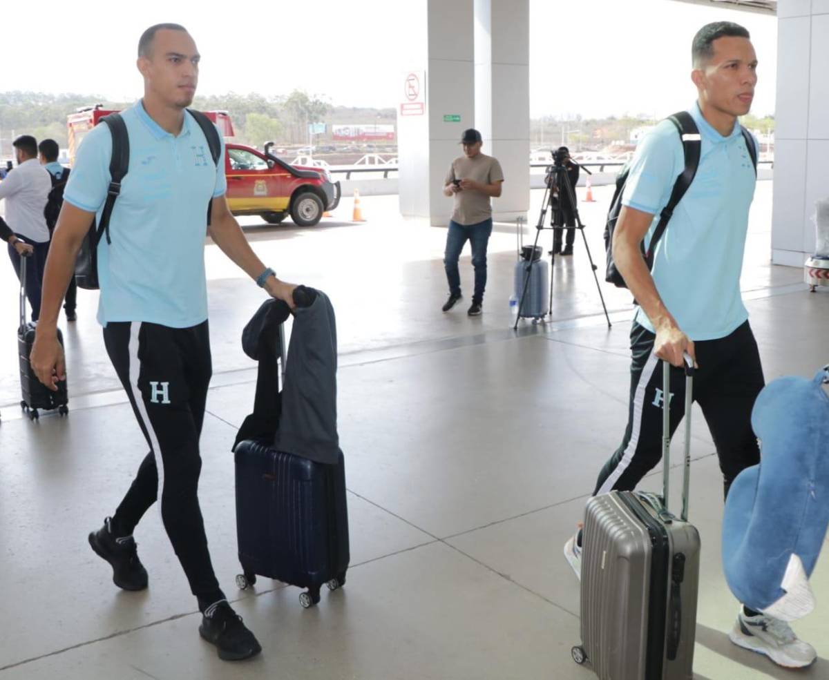 Los dos pelones en la Selección de Honduras tras el debut en las eliminatorias; la Bicolor viajó rumbo a Bermudas