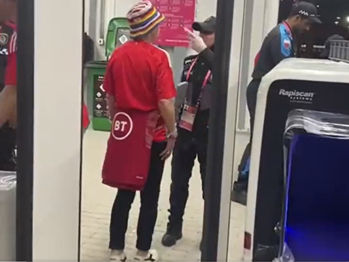 La cara fea del Mundial de Qatar: prohiben ingreso a aficionados portando colores LGBT; lo que pasó en el EUA vs Gales