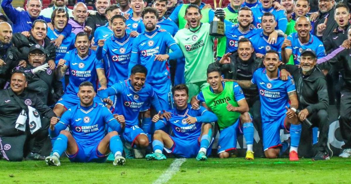 Former Real Spain coach ‘Potro’ Gutierrez celebrates his first title with Mexico’s Cruz Azul