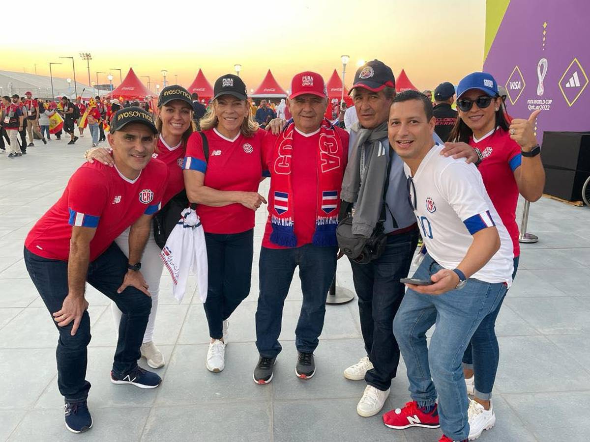 El reconocido DT que llegó a apoyar a Costa Rica, la charla Luis Enrique-Suárez y ¿quién era la preciosa tica en las gradas?