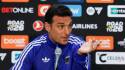 El entrenador de la Selección de Argentina, Lionel Scaloni, en conferencia de prensa antes de enfrentar a Honduras este sábado en Texas.
