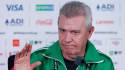Javier Aguirre prepara el partido de los octavos de final del Mundial contra Inglaterra en el Estadio Azteca.