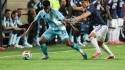 El delantero Keyrol Figueroa haciendo su debut con la Selección de Honduras en el duelo frente a Argentina.