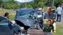 El vehículo quedó destruido en toda la parte frontal.