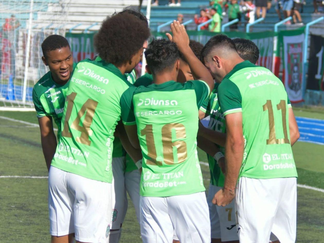 Jonathan Bueso aprovechó un error de la defensa canina y firmó la remontada de los verdes en La Paz.