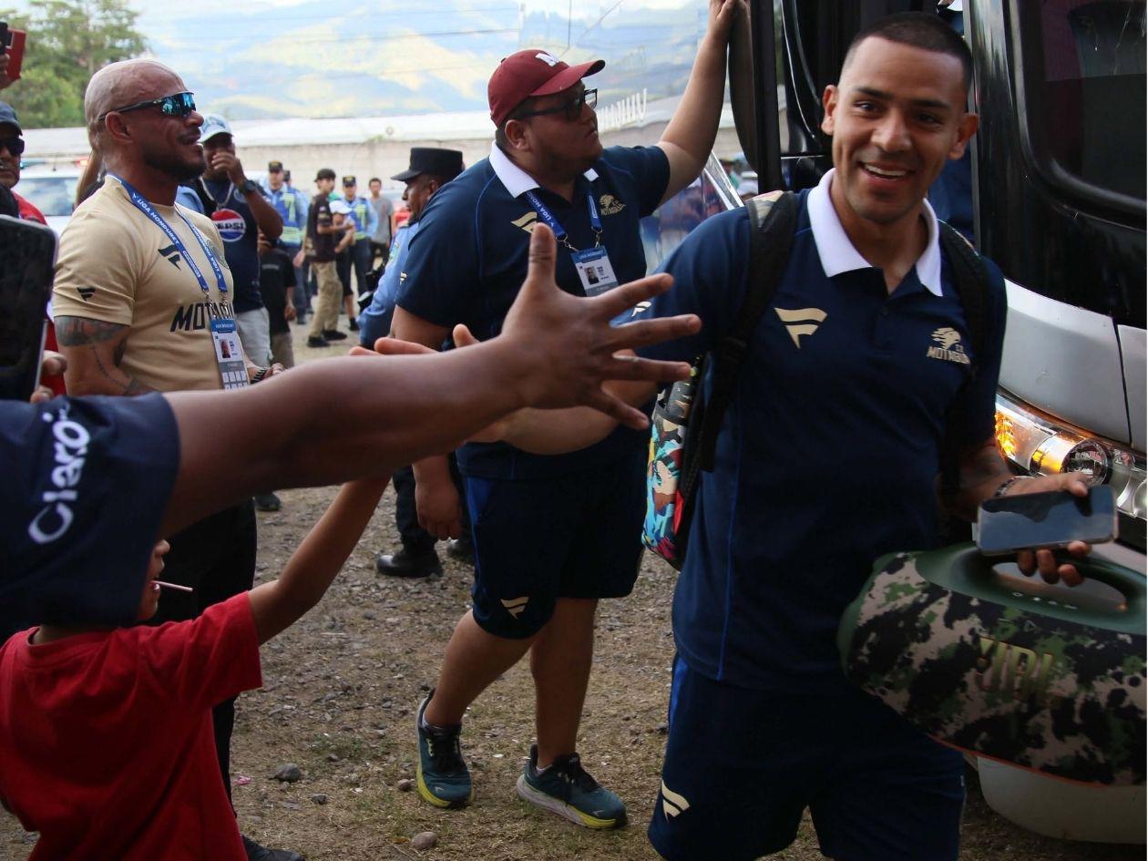 Independiente vs Motagua EN VIVO: los equipos salen a calentar en el Carlos Miranda