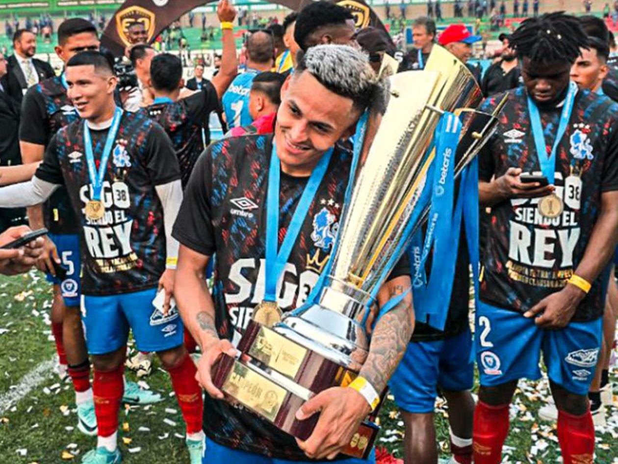 Nájar fue campeón con Olimpia antes de regresar a la MLS y firmar con el Nashville.