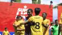 El equipo Leones FC celebra uno de los goles que los llevó a coronarse campeones de SPS.