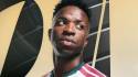 Vinicius ya estampó su firma para quedarse con el Real Madrid por muchos años más.