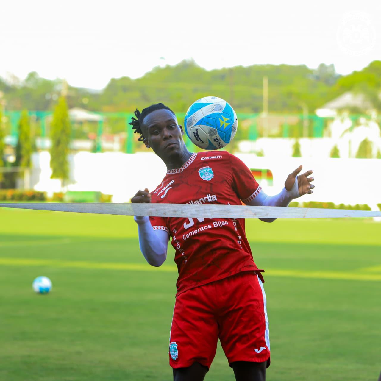 El artillero hondureño ya contabiliza dos goles con el Marathón.