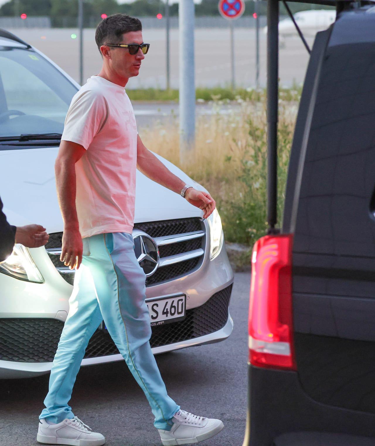 Lewandowski en su llegada a Alemania para unirse a la pretemporada del Bayern Munich.