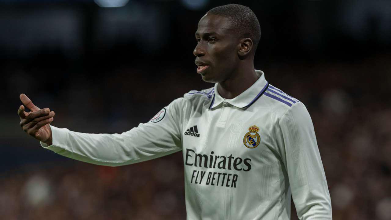 Ferland Mendy tiene contrato hasta 2025, pero el Real Madrid podría escuchar ofertas este verano.