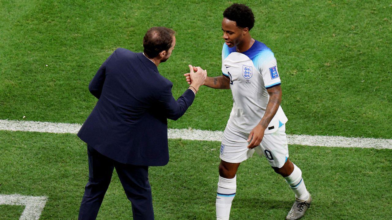 Su familia sufrió un asalto: la condición de Sterling para volver al Mundial tras dejar la concentración de Inglaterra