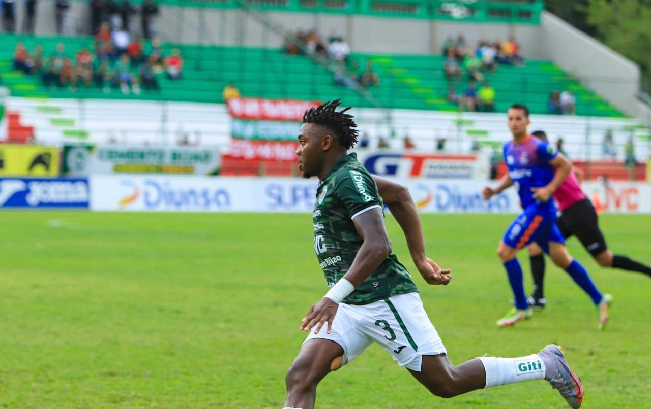 Elmer Güity había fichado por los verdes luego de su paso por clubes como Olimpia y Motagua.