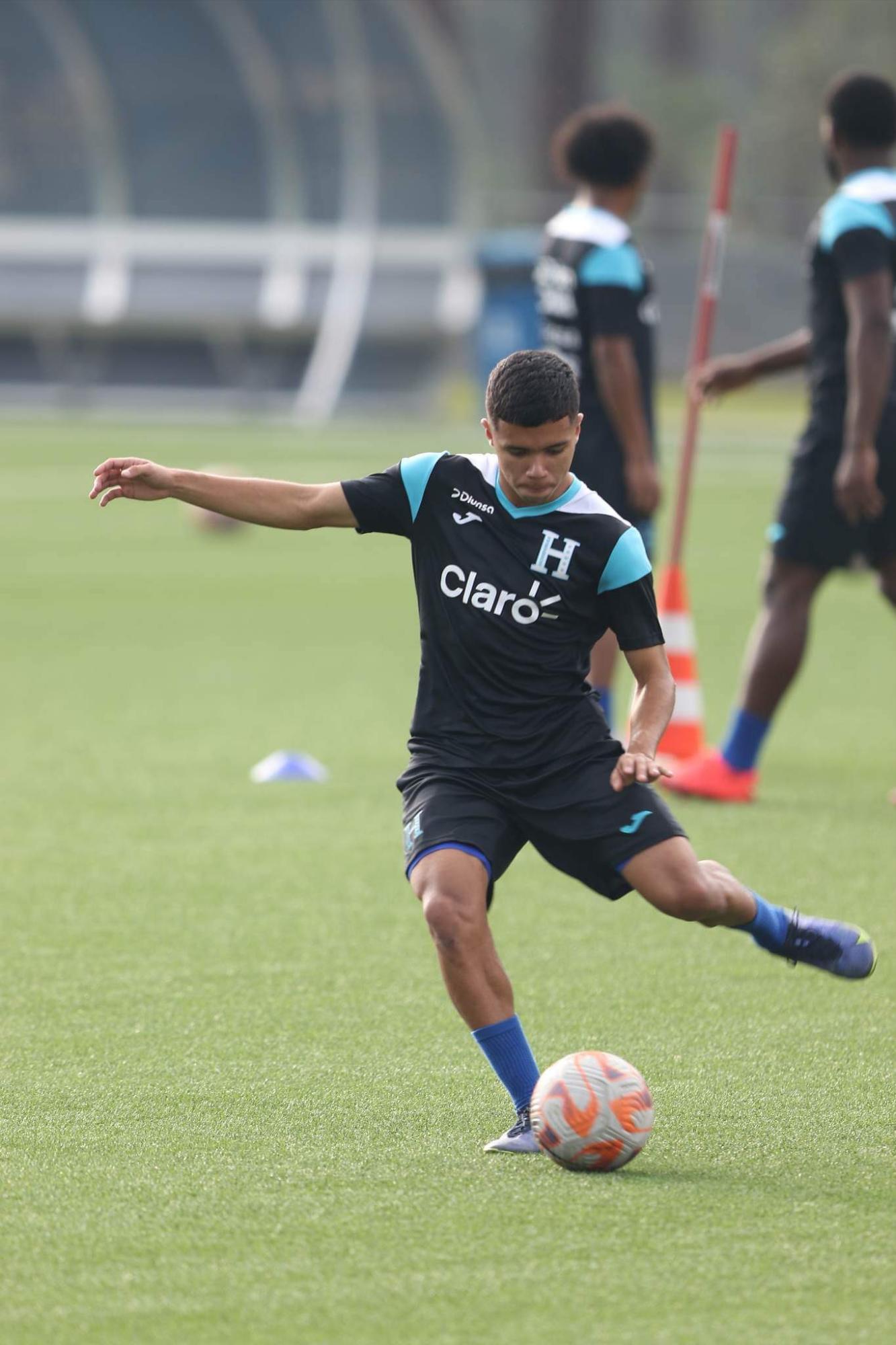 Roberto Osorto ya atendió dos microciclos de la Selección Mayor de Honduras con apenas 17 años.