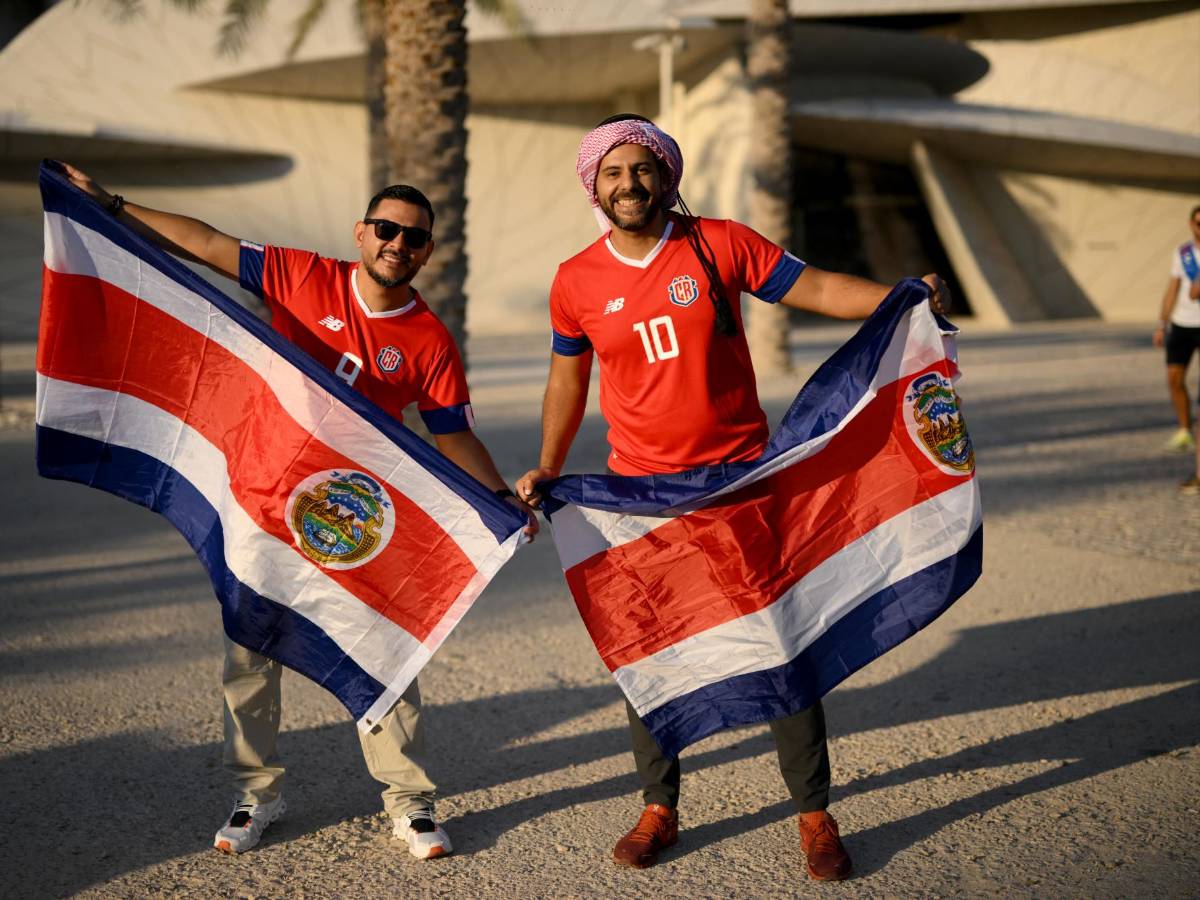 El reconocido DT que llegó a apoyar a Costa Rica, la charla Luis Enrique-Suárez y ¿quién era la preciosa tica en las gradas?