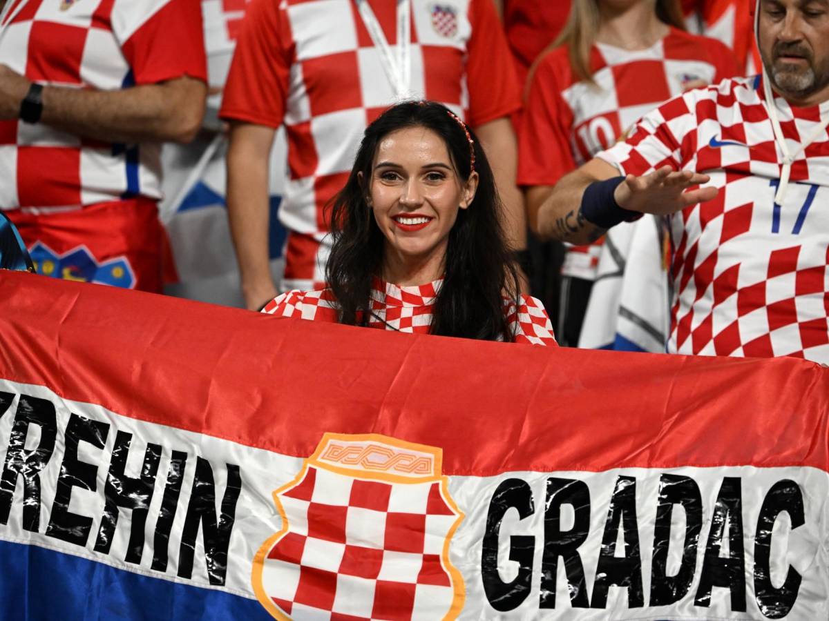 No se vio en TV: Las hermosas croatas que enamoraron en el Khalifa Stadium, la pelea de Luka Modric y la tristeza de Canadá