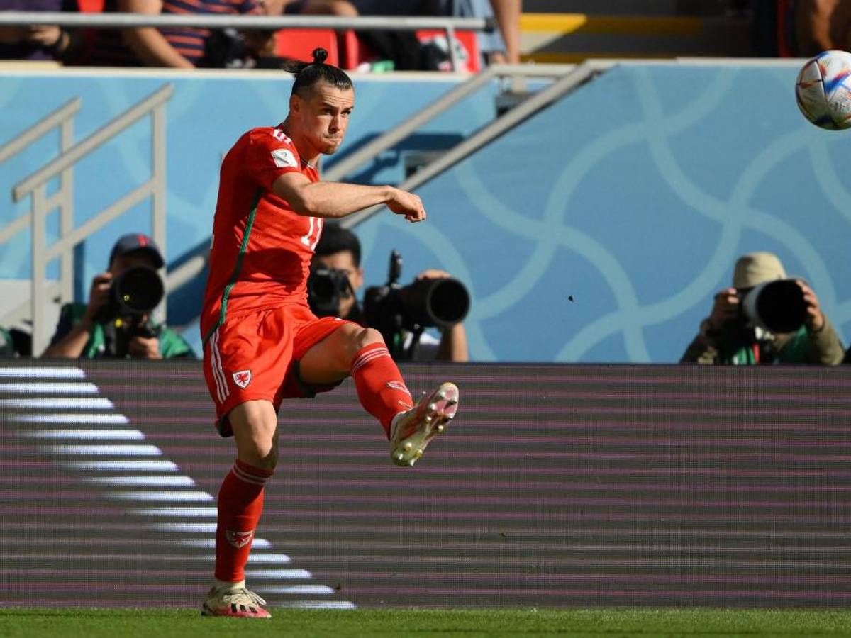 Rodillazo a la cara: así fue la primera expulsión del Mundial, la frustración de Bale y la locura de Irán tras derrotar a Gales