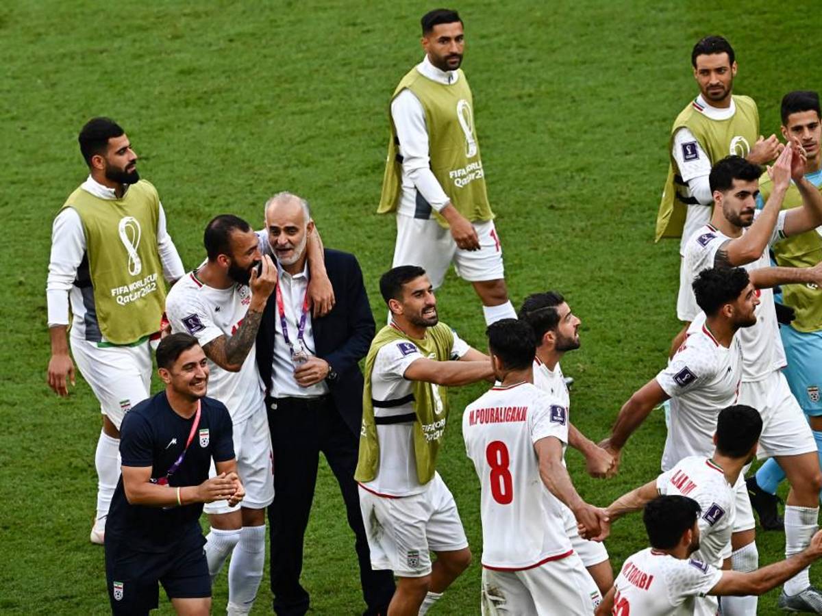 Rodillazo a la cara: así fue la primera expulsión del Mundial, la frustración de Bale y la locura de Irán tras derrotar a Gales