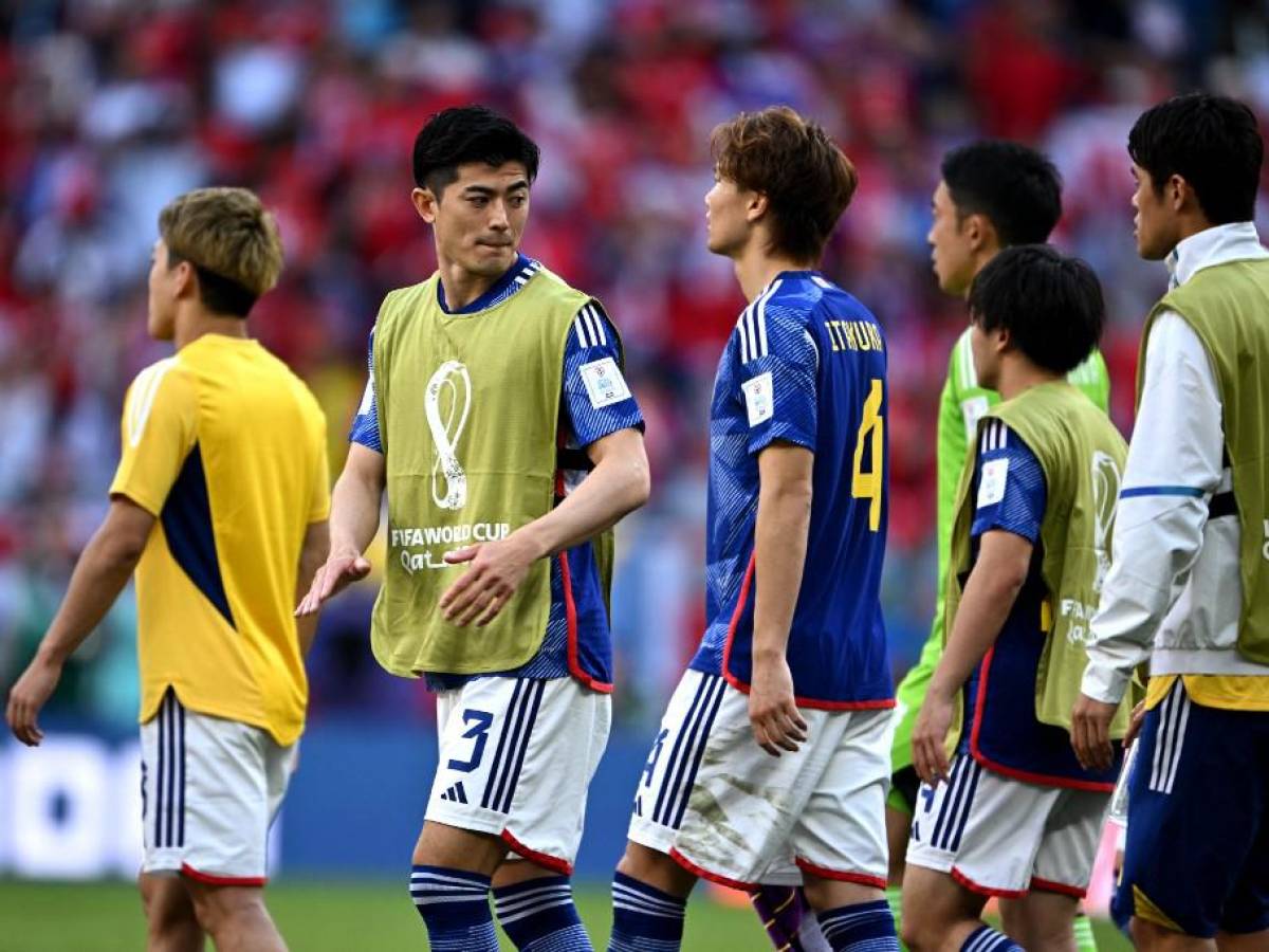 El golazo de Fuller, así festejaron los jugadores de Costa Rica tras vencer a Japón en el Mundial y los asiáticos hundidos
