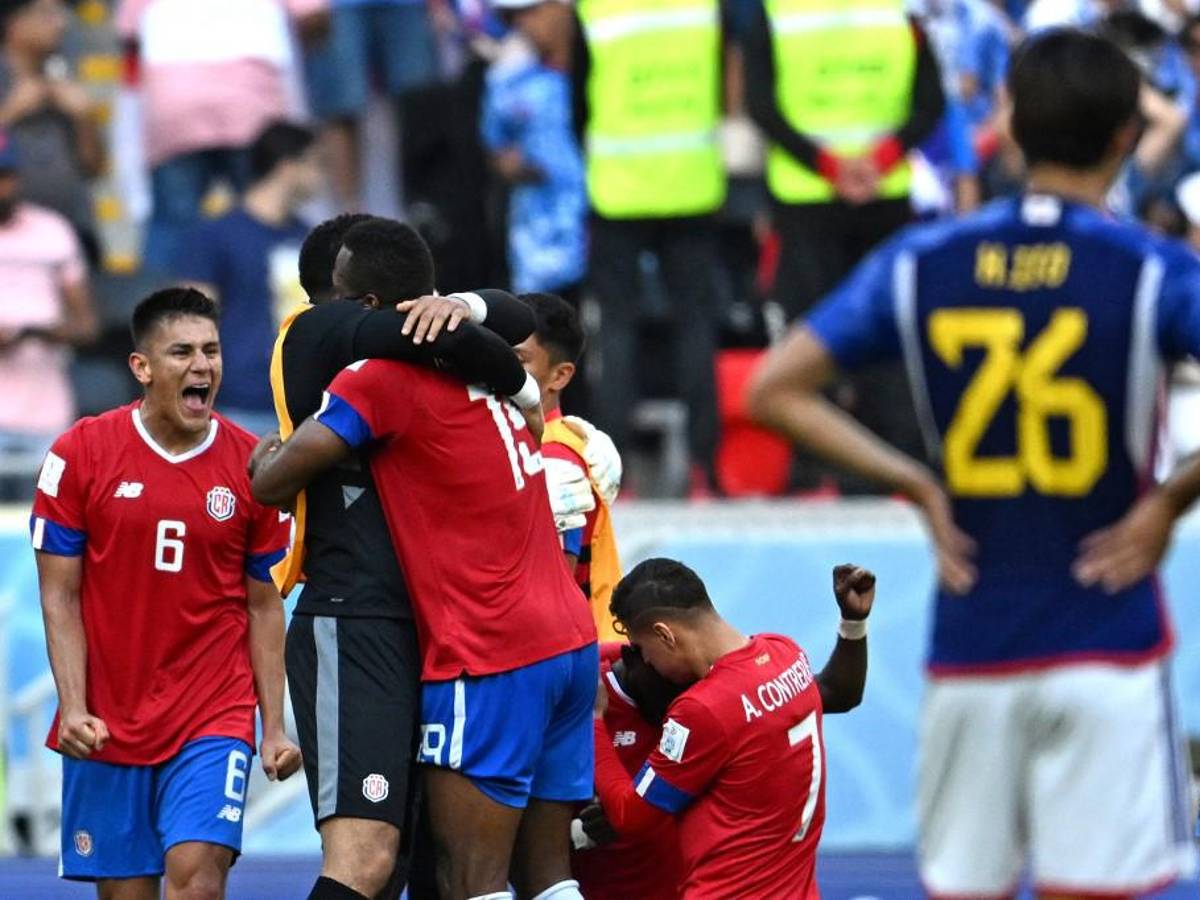 El golazo de Fuller, así festejaron los jugadores de Costa Rica tras vencer a Japón en el Mundial y los asiáticos hundidos