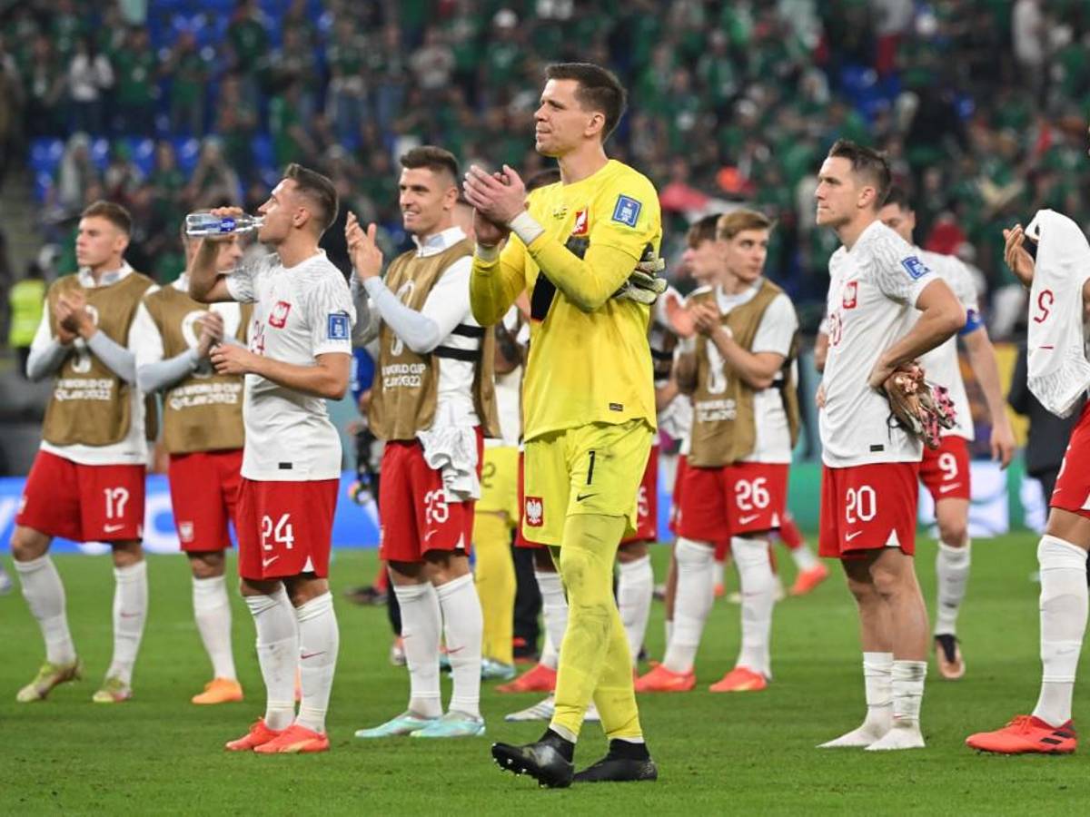 No viste en TV: así fueron captados Memo Ochoa y Lewandowski al final del partido, y su bella esposa enamora a los mexicanos