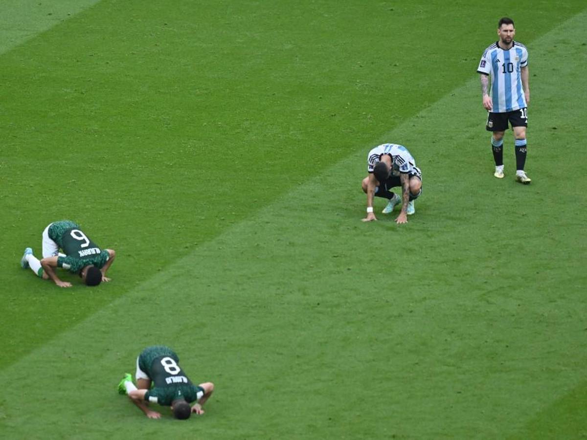 Argentina quedó tendida: los gestos de Messi tras sufrir inesperada derrota ante Arabia Saudita en el Mundial de Qatar