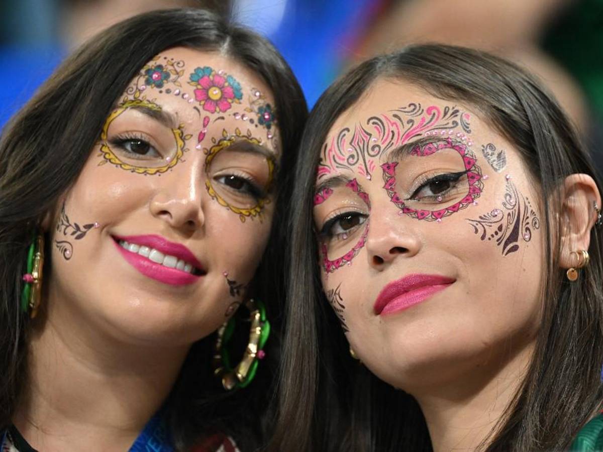 No viste en TV: así fueron captados Memo Ochoa y Lewandowski al final del partido, y su bella esposa enamora a los mexicanos