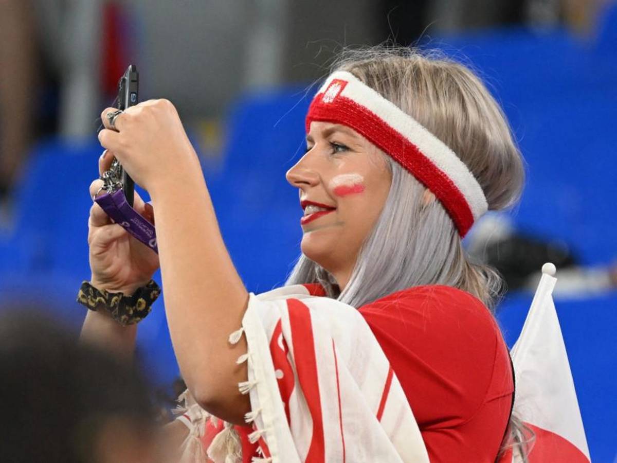 No viste en TV: así fueron captados Memo Ochoa y Lewandowski al final del partido, y su bella esposa enamora a los mexicanos