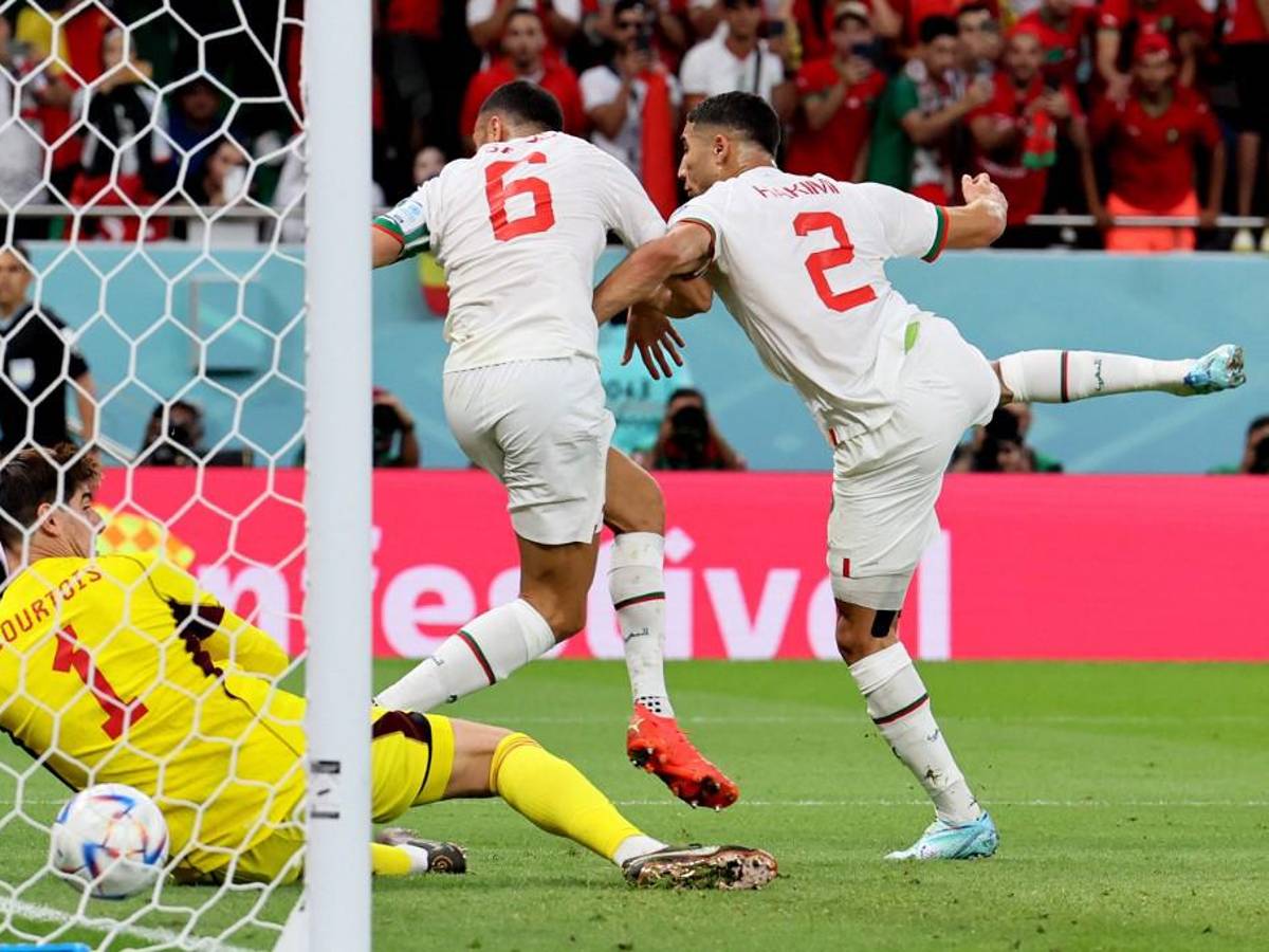 Cantó el himno, pero no jugó el partido; el desconocido Courtois y el beso a Hakimi en la victoria de Marruecos en Qatar 2022