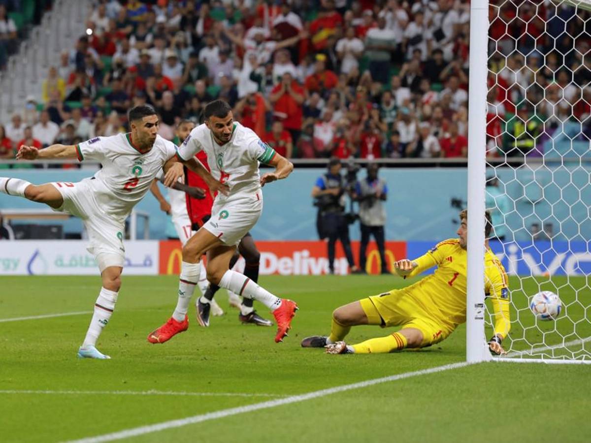 Cantó el himno, pero no jugó el partido; el desconocido Courtois y el beso a Hakimi en la victoria de Marruecos en Qatar 2022