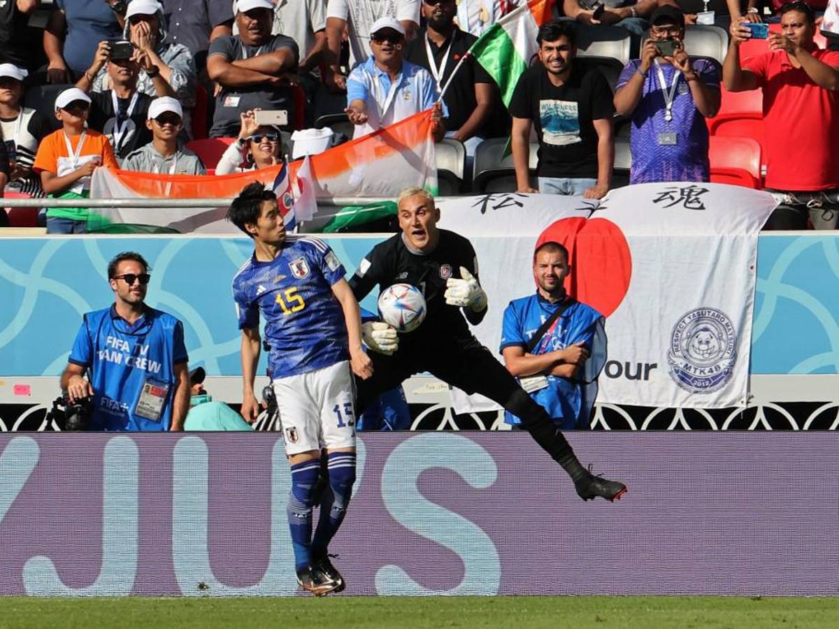 El golazo de Fuller, así festejaron los jugadores de Costa Rica tras vencer a Japón en el Mundial y los asiáticos hundidos